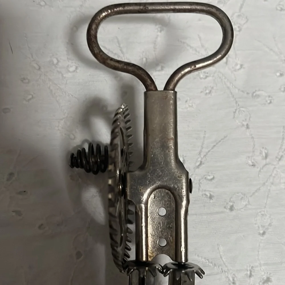 Vintage A&J Egg Beater Kitchen Collectible Patent Dated 1923, all metal, works